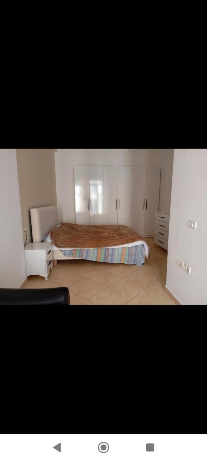 Hostel Royal 2 Opposite Nalu Bar